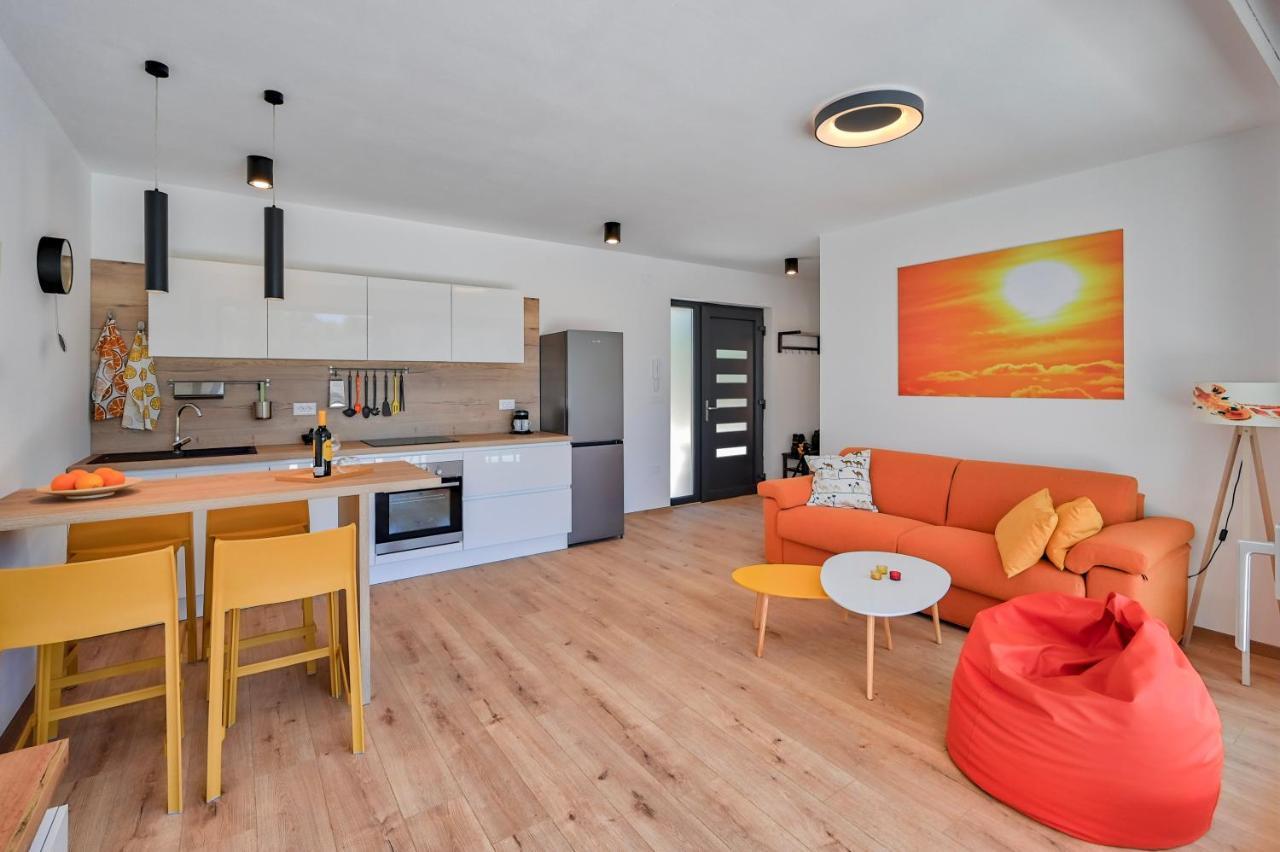Villa Solis-Modern Villa For A Romantic Retreat, Heated Pool Ližnjan Εξωτερικό φωτογραφία