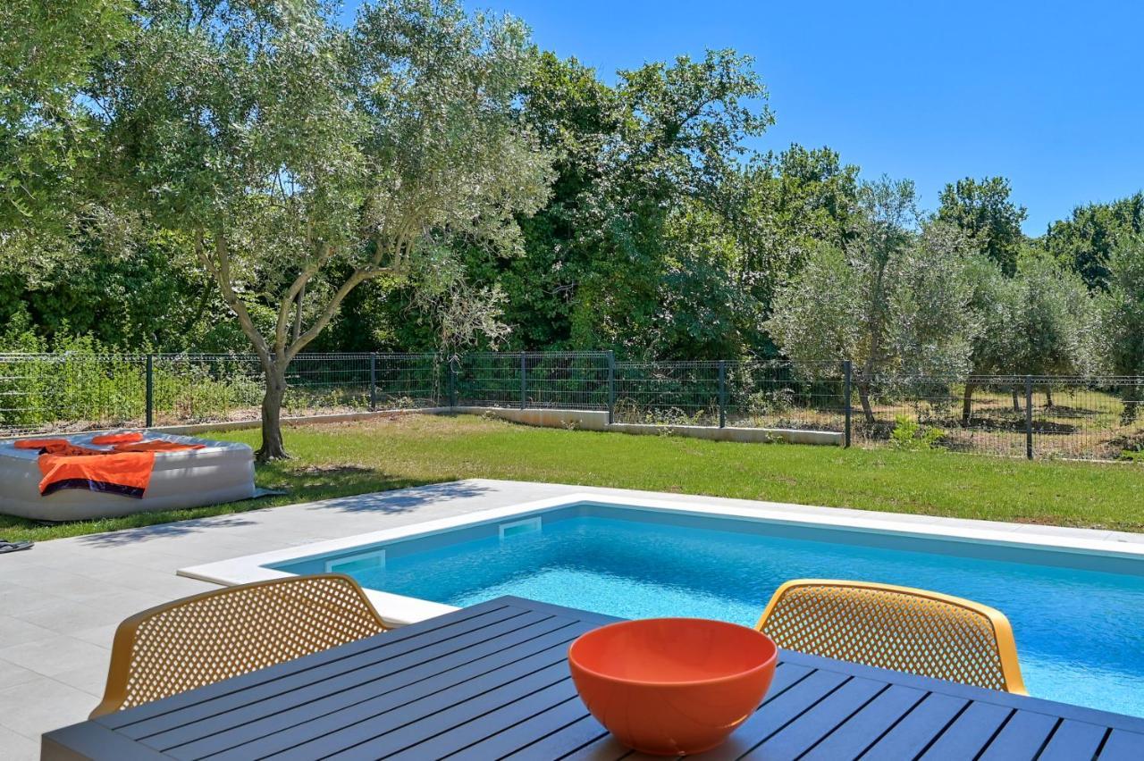 Villa Solis-Modern Villa For A Romantic Retreat, Heated Pool Ližnjan Εξωτερικό φωτογραφία